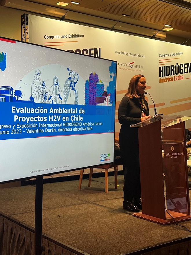 La directora del SEA, Valentina Durán, en el Segundo Congreso y Exposición Internacional: “Hidrógeno América Latina”.