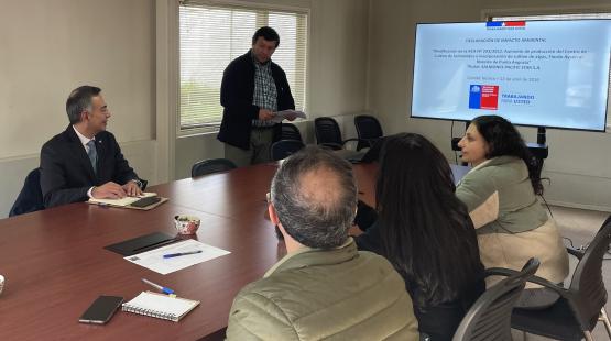 Director regional SEA Aysén participa en comité técnico por proyecto de aumento de biomasa de salmónidos