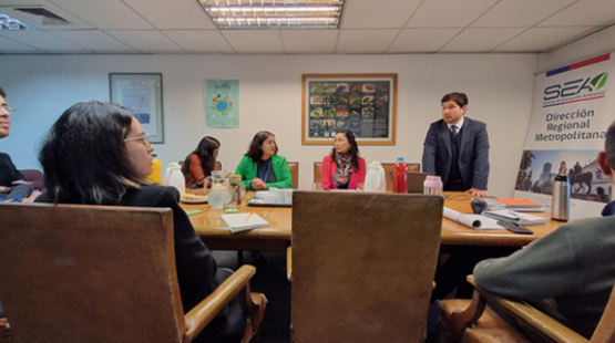 SEA RM y Seremi de Transportes abordan criterios técnicos para la evaluación del componente medio humano en el SEIA