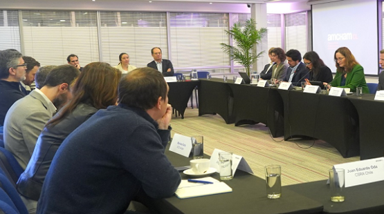 Directora Durán expuso sobre reforma al Reglamento del SEIA a socios de Amcham Chile