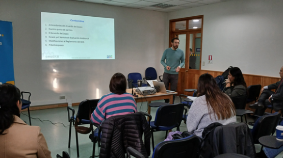 SEA Aysén capacitó a titulares de proyectos acuícolas sobre Acuerdo de Escazú en el SEIA