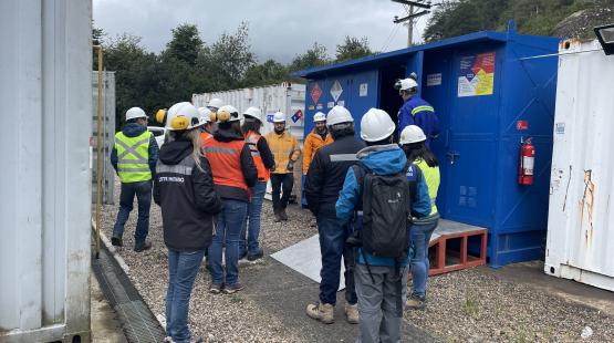 La visita consideró en un recorrido por las instalaciones existentes de la central