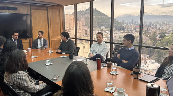 SEA dio bienvenida a nuevos pasantes de Derecho de las universidades de Diego Portales y U. de Chile 