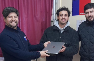 SEA Ñuble dona computadores que finalizaron ciclo útil en la institución a liceo de Chillán