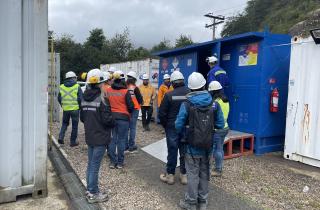 La visita consideró en un recorrido por las instalaciones existentes de la central