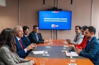 Presidente Kast visita el SEA y destaca histórica aprobación ambiental de proyectos durante los primeros tres meses de gobierno