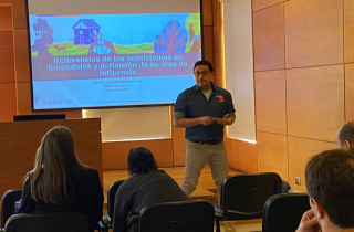 SEA Los Ríos capacita a titulares y consultores en relevancia y protección de humedales