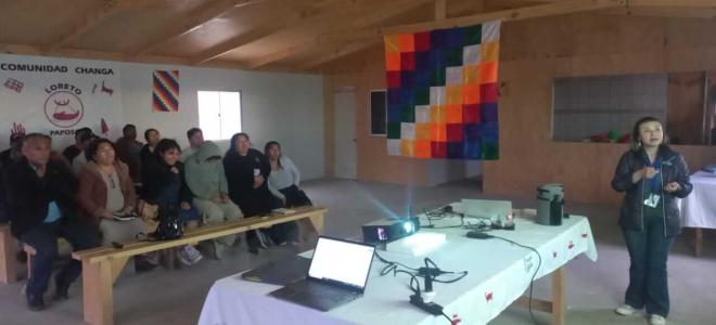 Profesional SEA Antofagasta en encuentro con comunidad changa