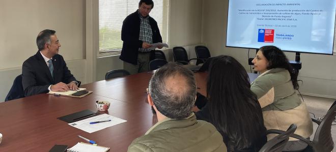 Director regional SEA Aysén participa en comité técnico por proyecto de aumento de biomasa de salmónidos