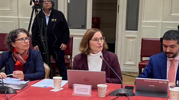 Directora Durán expuso ante la Comisión de Medio Ambiente del Senado