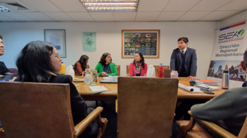 SEA RM y Seremi de Transportes abordan criterios técnicos para la evaluación del componente medio humano en el SEIA